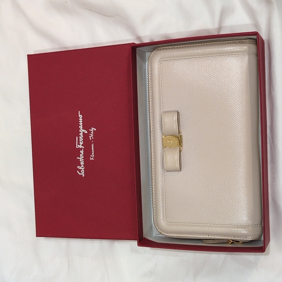 Salvatore Ferragamo Handbags - Salvatore Ferragamo Cream Beige Zip Around Wallet With Box